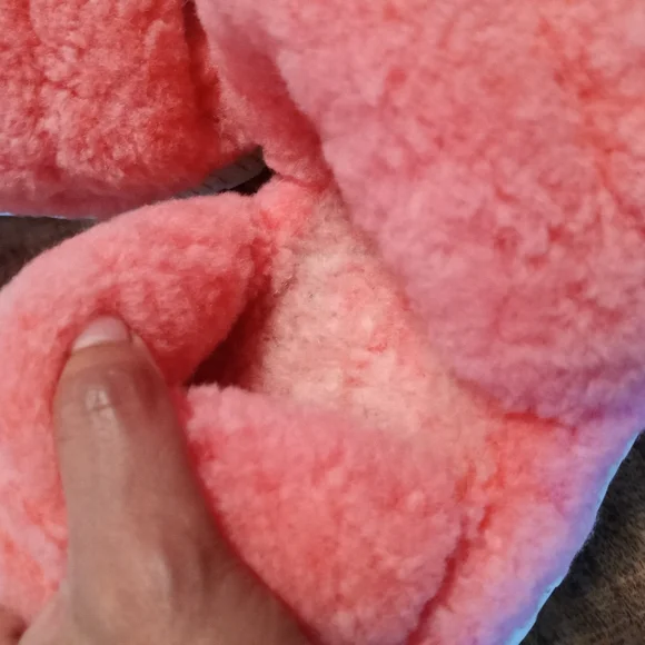 4/$20 UGG Hot Pink Fluffita Platform Sandals - Picture 15 of 16